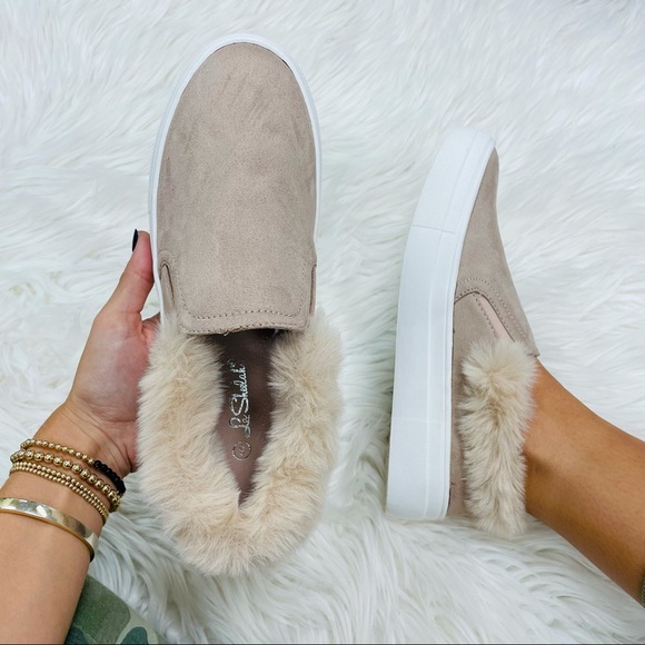 Taupe fur lined slip on - Picture 5 of 7